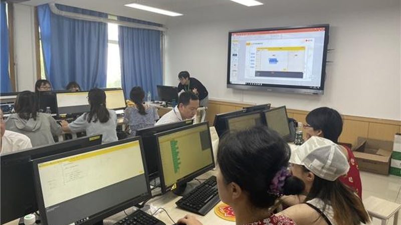 叉车证和挖掘机证哪个工资高